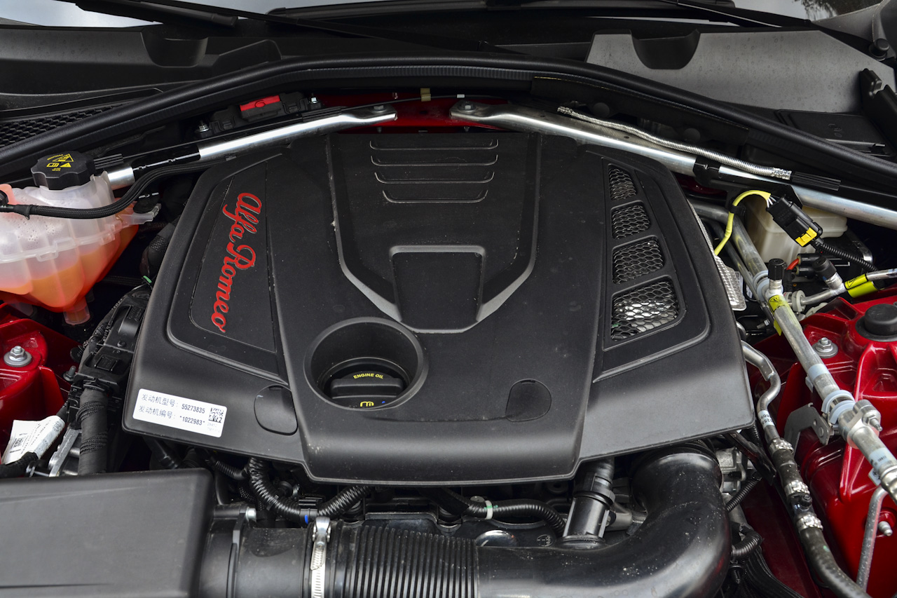 2017款Giulia 2.0T自动280HP豪华版