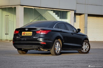 2016款奔腾B50 1.6L自动豪华型