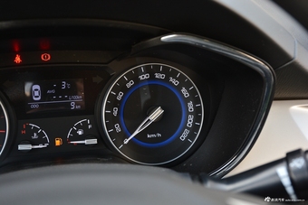 2016款悦翔V7 1.0T手动劲驰新锐型