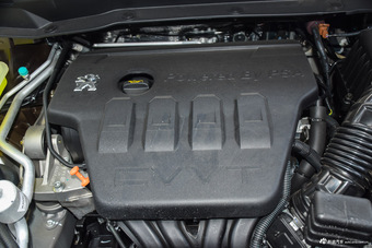 2016款东风风神AX7 2.0L自动智逸型