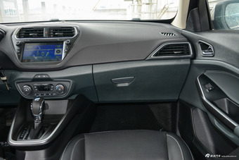 2017款福睿斯幸福版1.5L自动时尚型