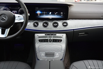 2018款奔驰CLS级2.0T自动300 豪华型
