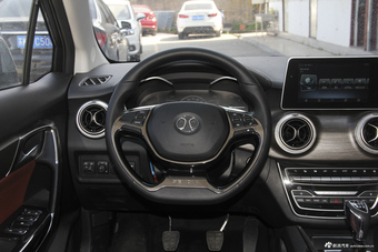 2018款北汽绅宝D50 1.5L手动尊贵智驾版