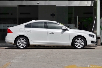 2018款沃尔沃S60L 2.0T自动T5智驭版