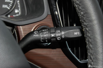 2016款森雅R7 1.6L自动尊贵型