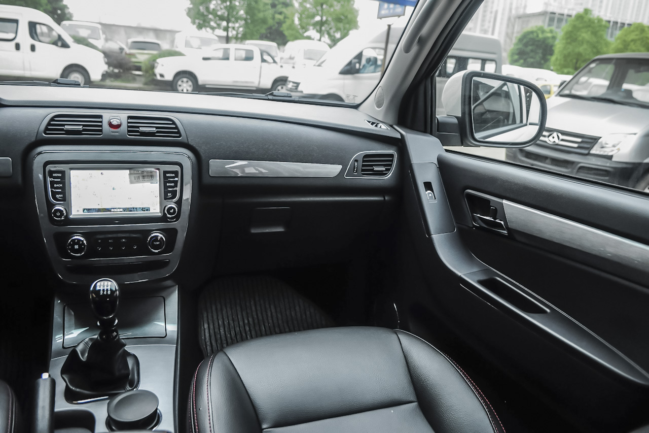 2015款帅铃T6 2.8T手动柴油新锐型HFC4DA1-2C