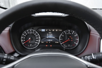 2018款中华V6 1.5T自动旗舰型