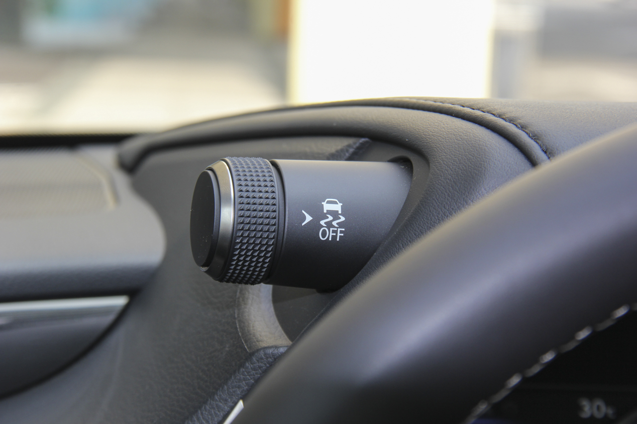 2018款雷克萨斯ES 2.5L自动300h卓越版