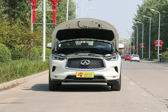 2018款英菲尼迪QX50 2.0T自动两驱时尚版图片