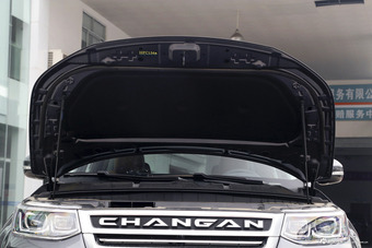 2017款长安CS95 2.0T自动两驱智途版