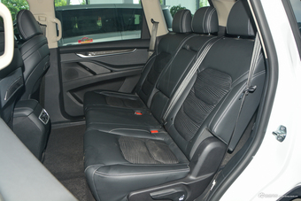 2017上汽大通D90 2.0T手动两驱火星