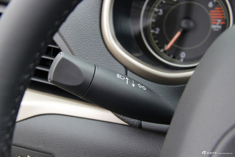 2016款自由光2.0L自动优越版