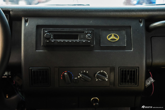 2016款BJ 212 2.0L手动方门四驱豪华型 国IV