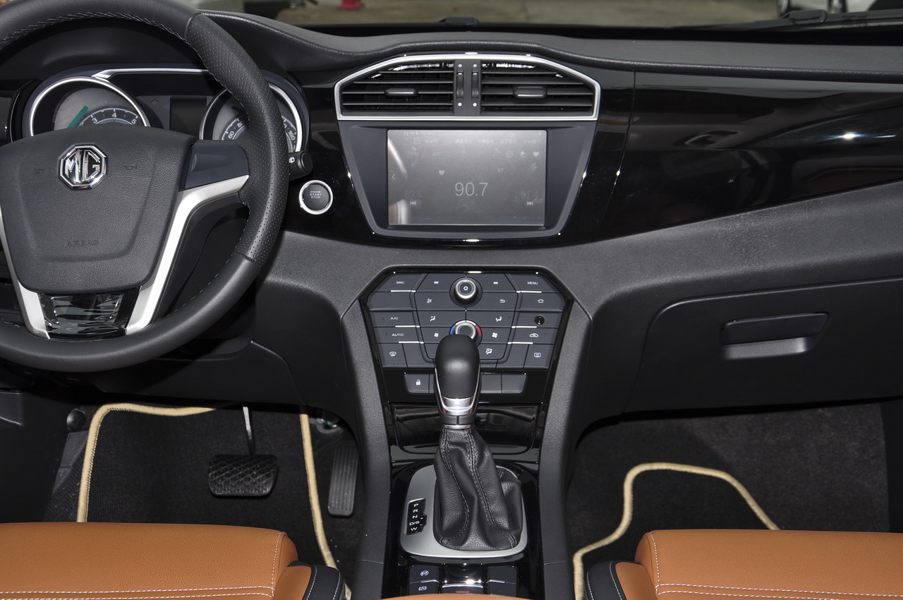 2016款锐腾 2.0T自动豪华版