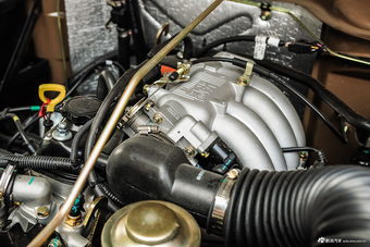 2016款BJ 212 2.0L手动三角门四驱豪华型 国V