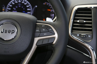 2017款大切诺基3.6L自动精英导航版