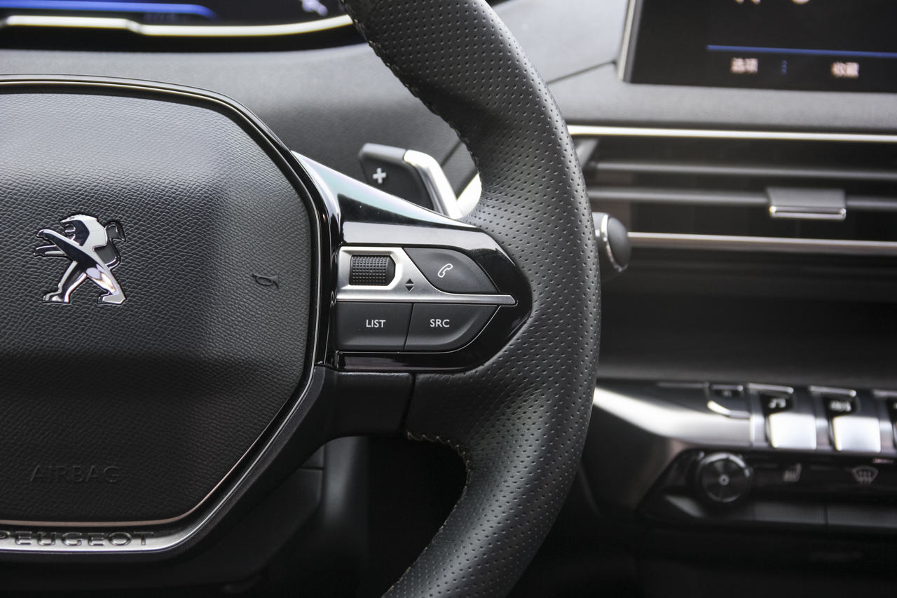 2017款标致5008 1.8T自动380THP豪华GT版7座