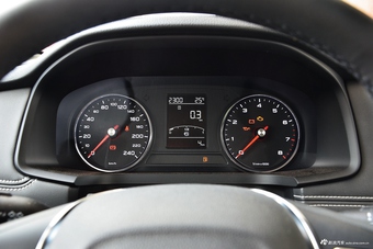 2017款荣威i6 1.5T手动豪华版20T