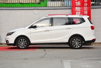 2017款宝骏730 1.5T自动旗舰型7座