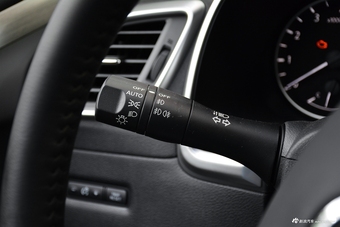 2017款楼兰2.5L自动XL两驱智尚版 