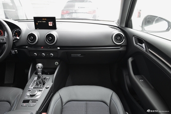 2018款奥迪A3 30周年型1.4T自动Sportback 35TFSI时尚型