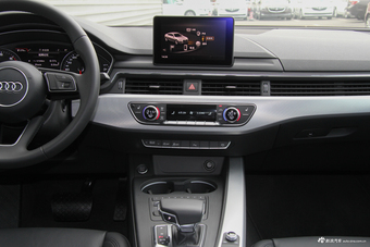 2017款奥迪A5 2.0T自动Sportback 45 TFSI时尚型