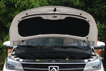 2017款宝骏730 1.8L iAMT豪华型7座