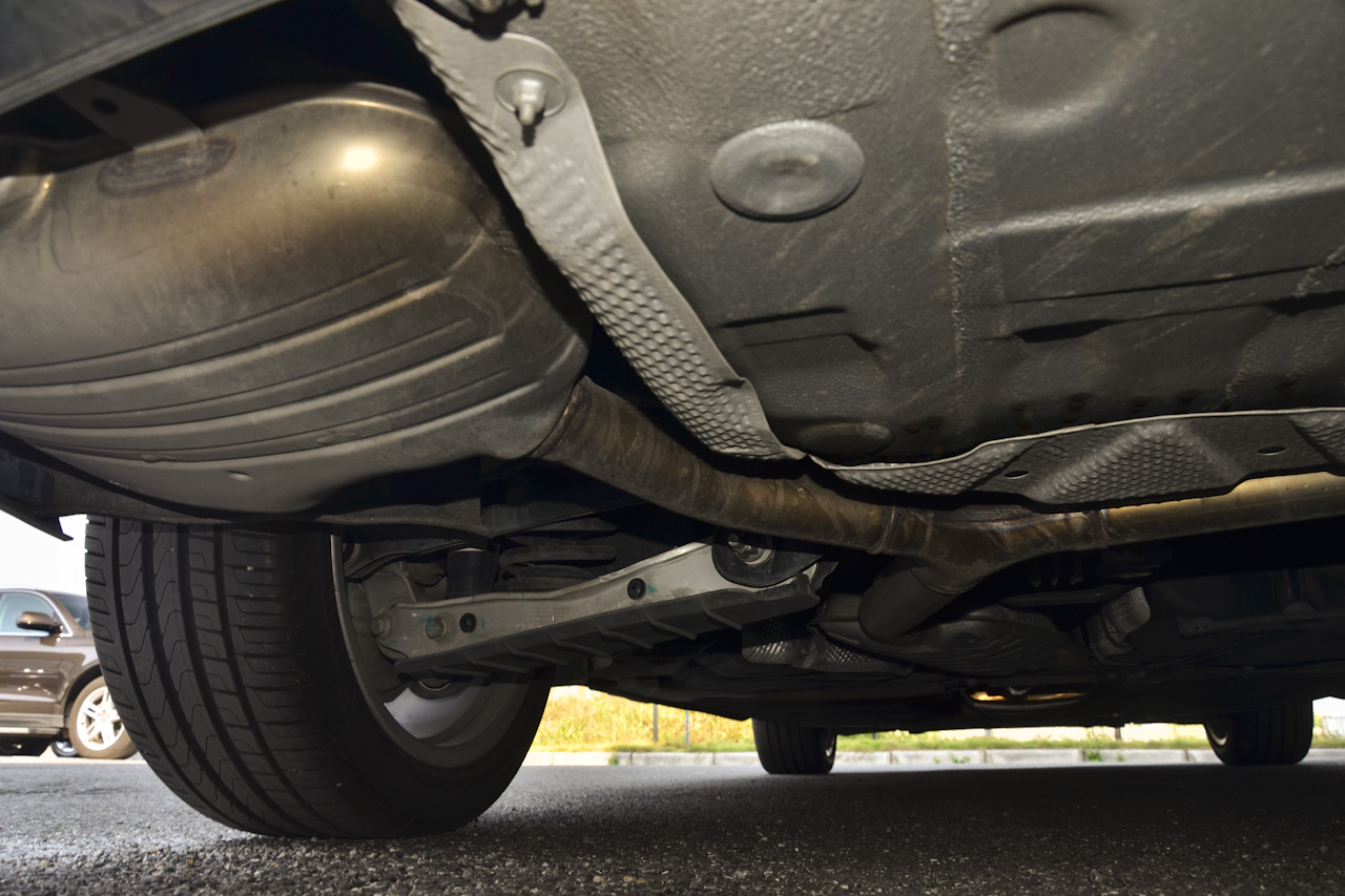 2018款奥迪A4L 2.0T自动30周年年型45 TFSI quattro个性运动版