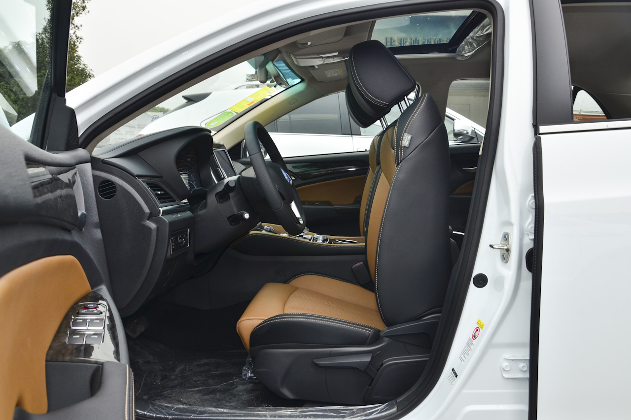 2017款比亚迪秦100 1.5T