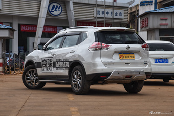 2014款奇骏2.5L自动XV NAVI四驱至尊版