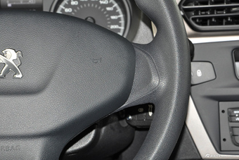 2016款标致301 1.6L自动舒适型