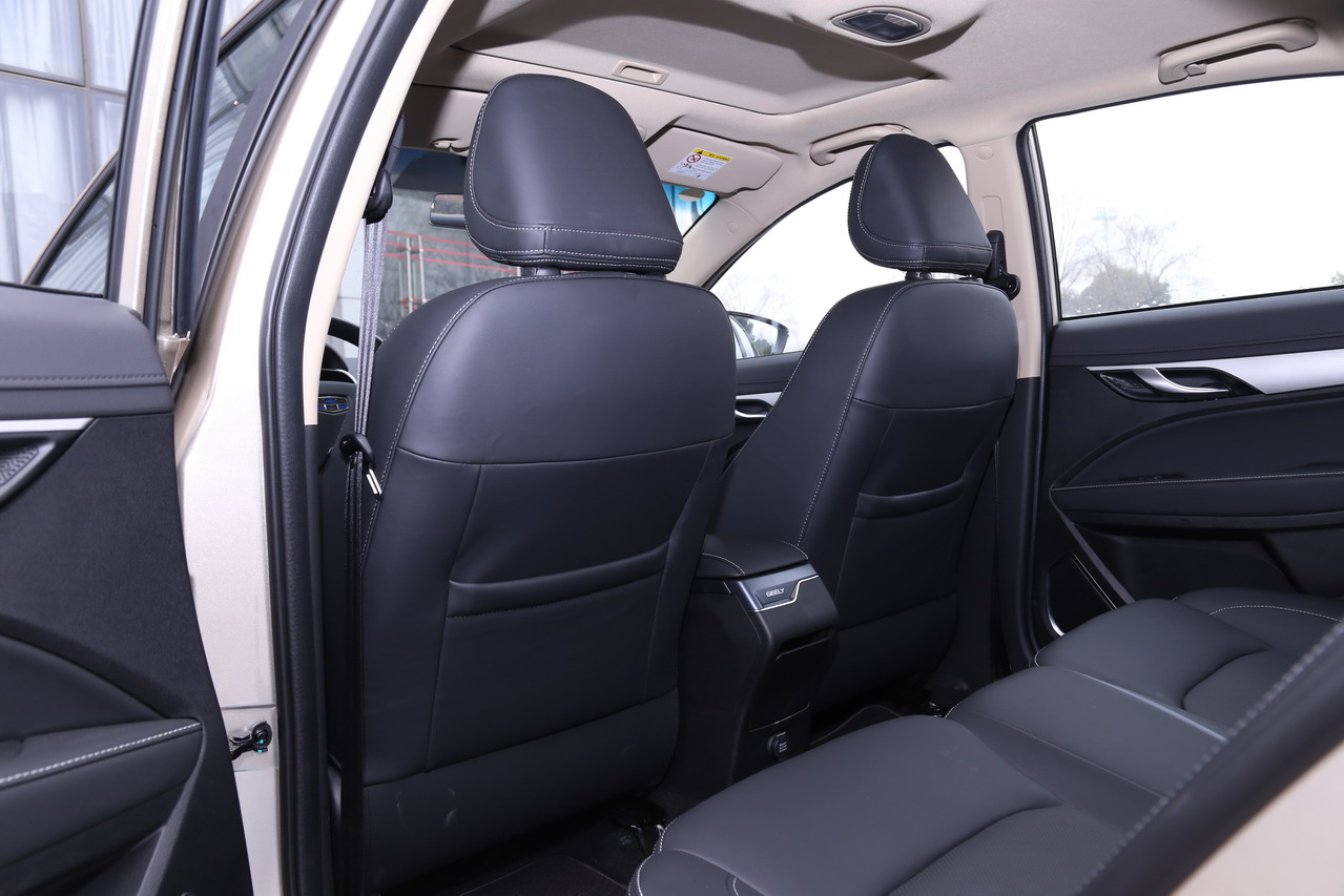 2018款吉利帝豪1.5L自动尊贵型