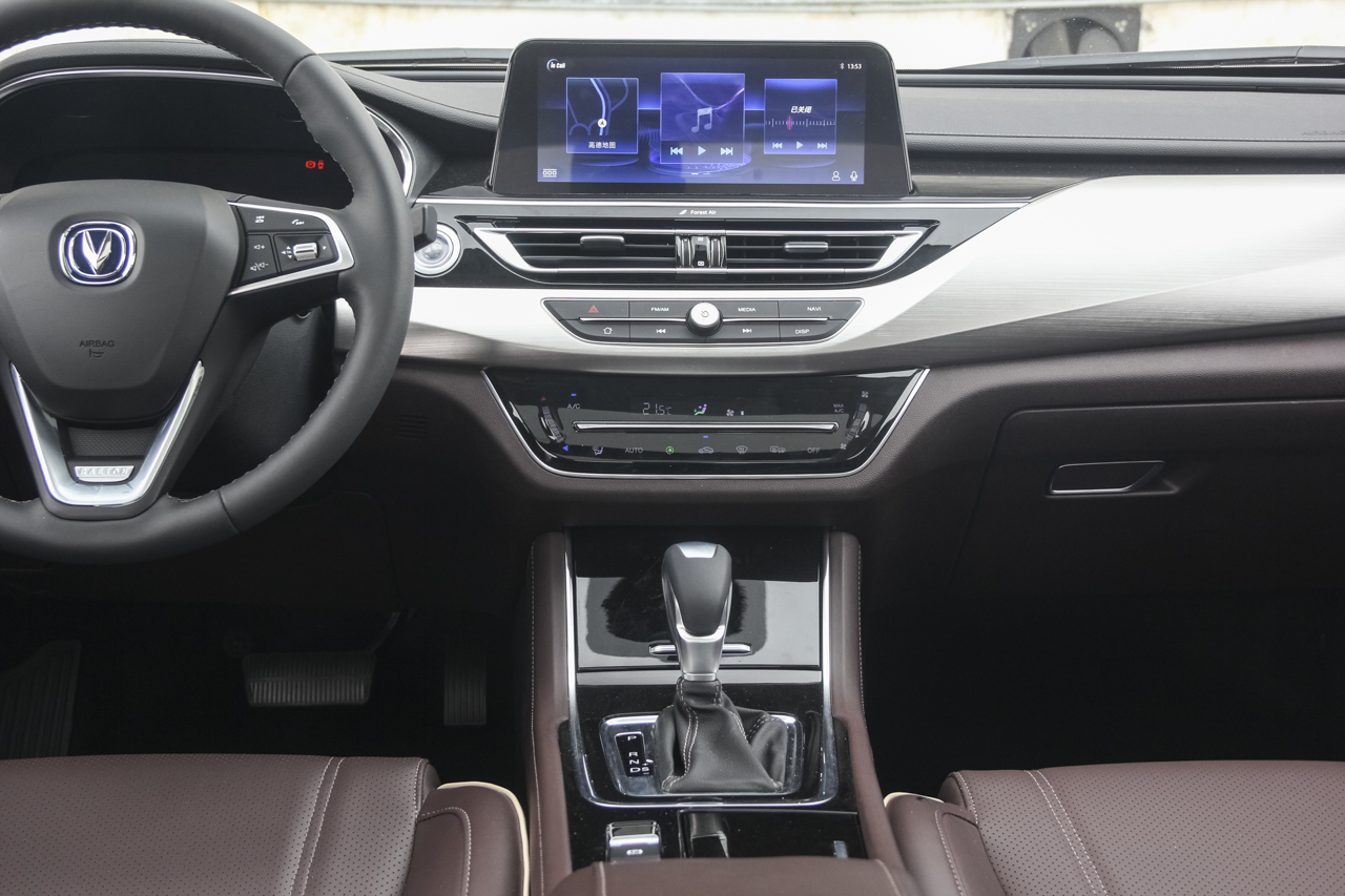 2018款睿骋CC1.5T自动智雅型