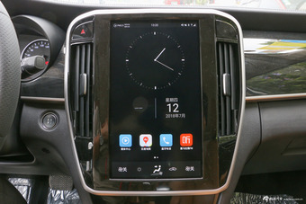 2018款比亚迪宋MAX 1.5T自动智联尊享型6座