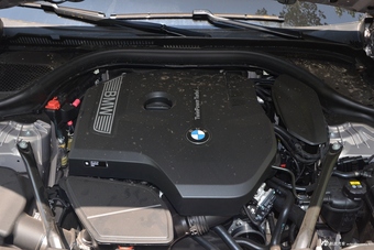 2018款宝马5系2.0T自动530Li尊享型豪华套装