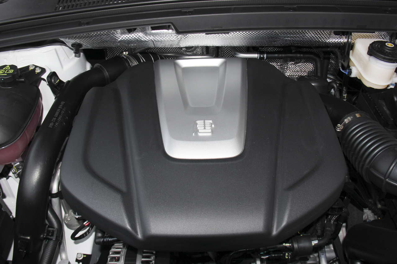 2018款比亚迪唐2.0T自动智联尊贵型7座