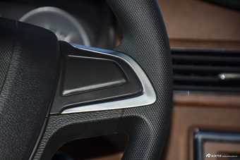 2016款骐铃T5 2.8T手动两驱舒适型加长轴距JE493ZLQ4CB