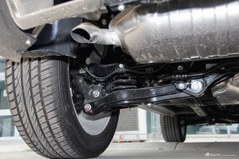 2015款瑞风S5 1.5T自动精英型 时尚白