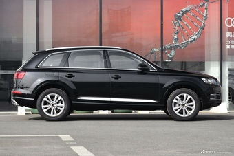 2018款奥迪Q7 2.0T自动40TFSI舒适型
