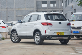 2018款奔腾X40网红版 1.6L手动舒适型