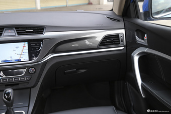 2017款吉利帝豪1.5L自动三厢百万款向上版