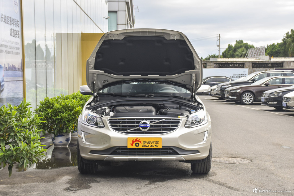 2017款沃尔沃XC60 2.0T自动T5 智进版
