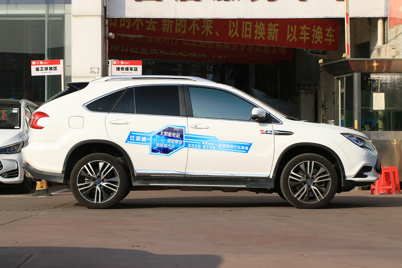 2017款比亚迪唐 全时四驱豪雅型