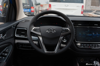 2017款长安欧尚A800 1.6L手动豪华型