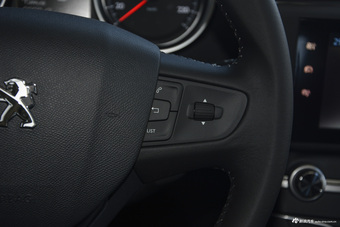 2015款东风标致408 1.2T自动豪华版