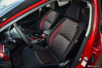 2016款蓝鸟 1.6L自动炫酷版 烈焰红