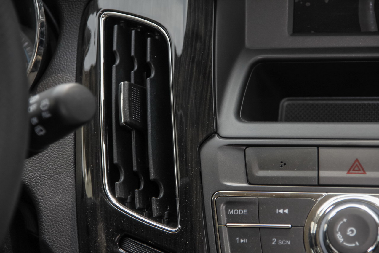 2016款英致G3 1.5L手动精英版