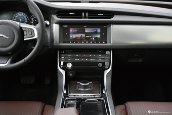 2018款捷豹XFL 2.0T自动250PS尊享版