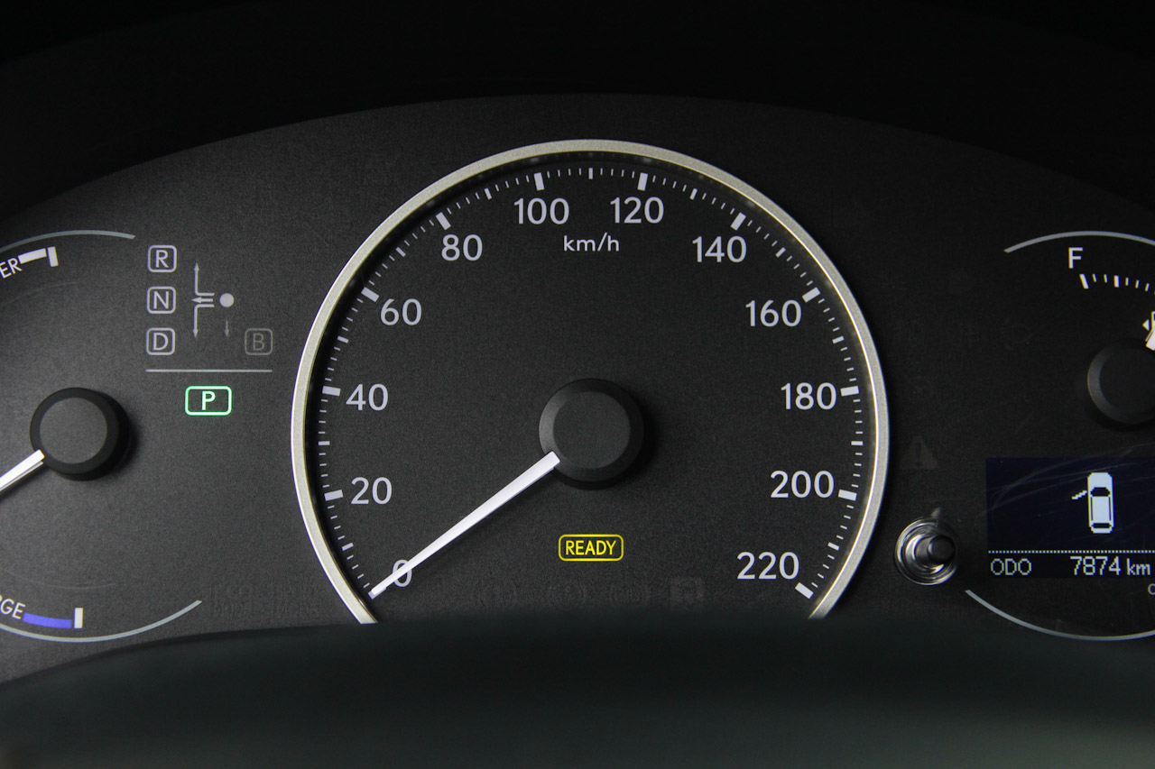 2014款雷克萨斯CT 1.8L自动200h舒适版双色