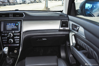 2016款哈弗H2 1.5T手动两驱精英型 经典黑